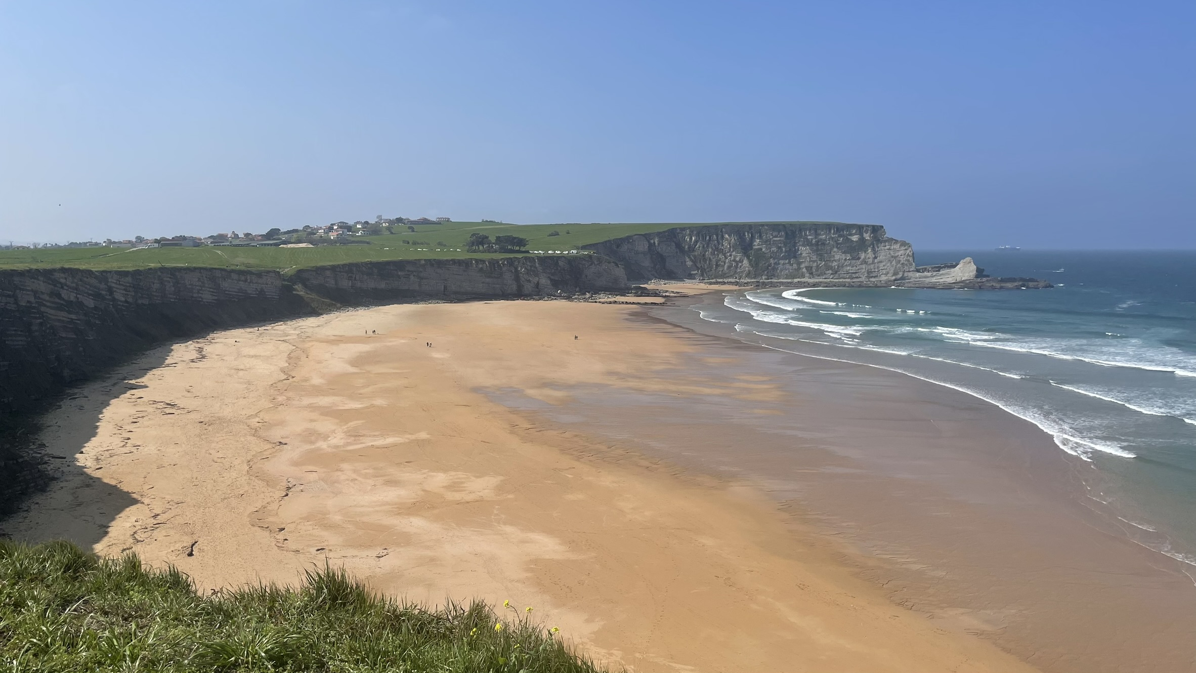 Very few people on this lovely beach