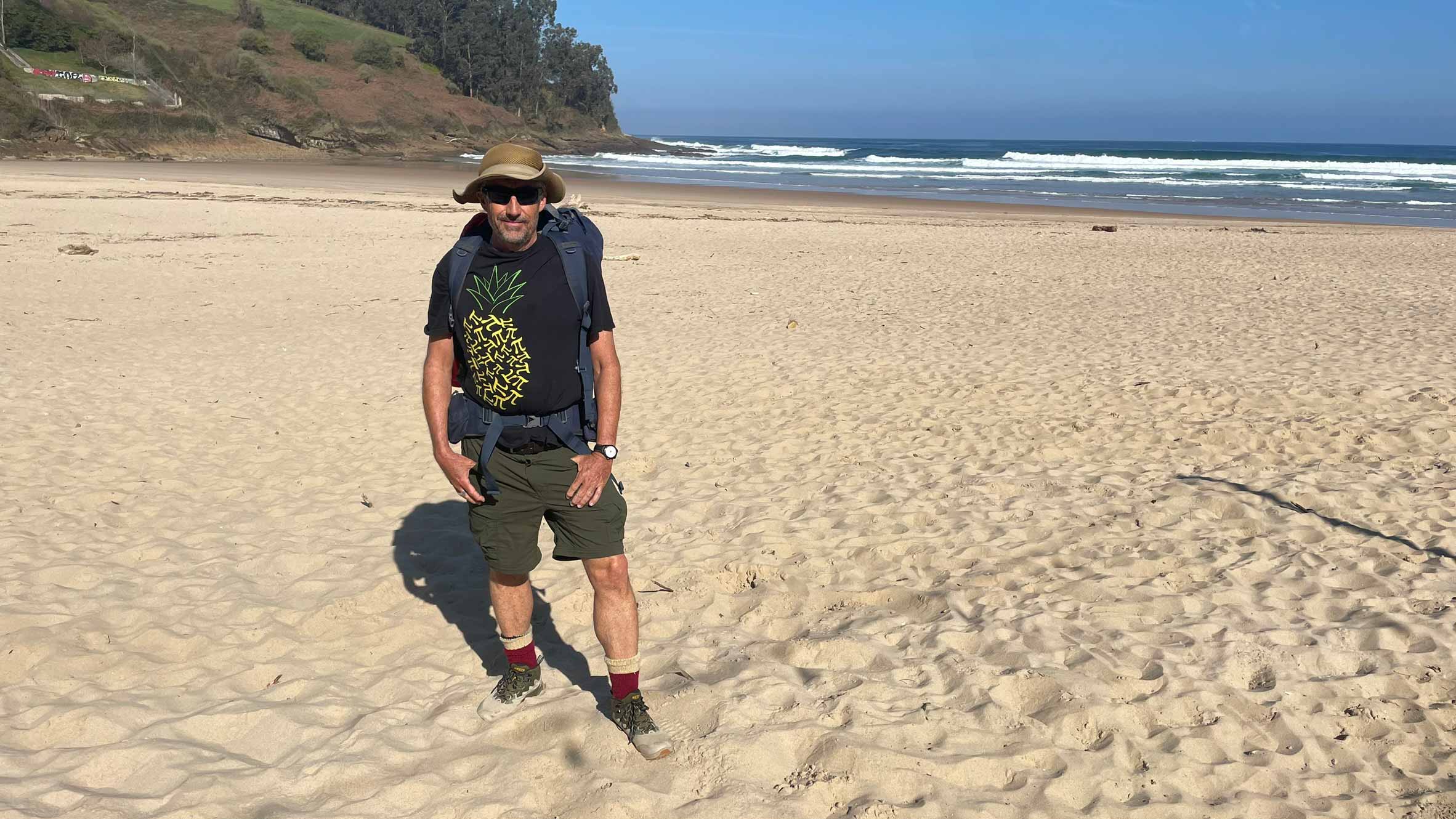 Praia pequena típica